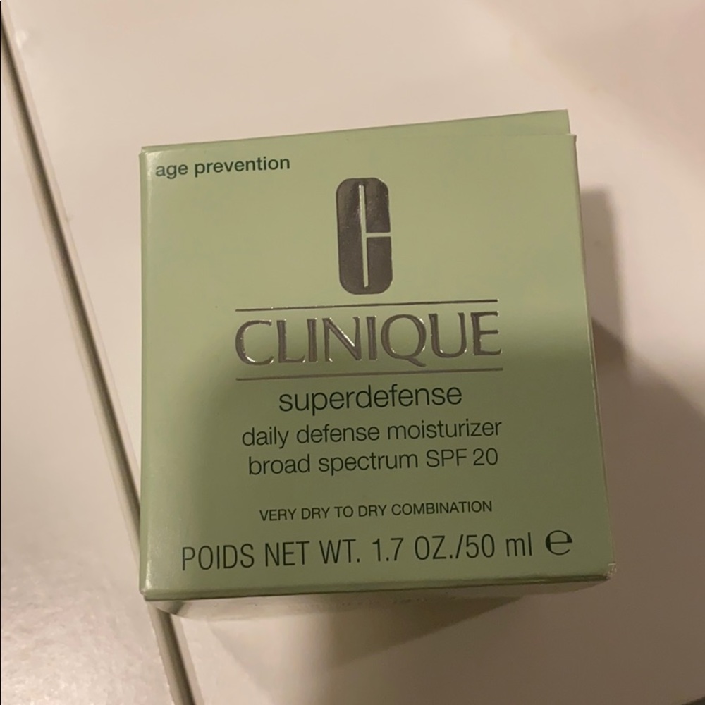 Clinique Superdefense